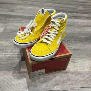 BNWT Vans Bold Suede Yellow High-Tops with White Accents